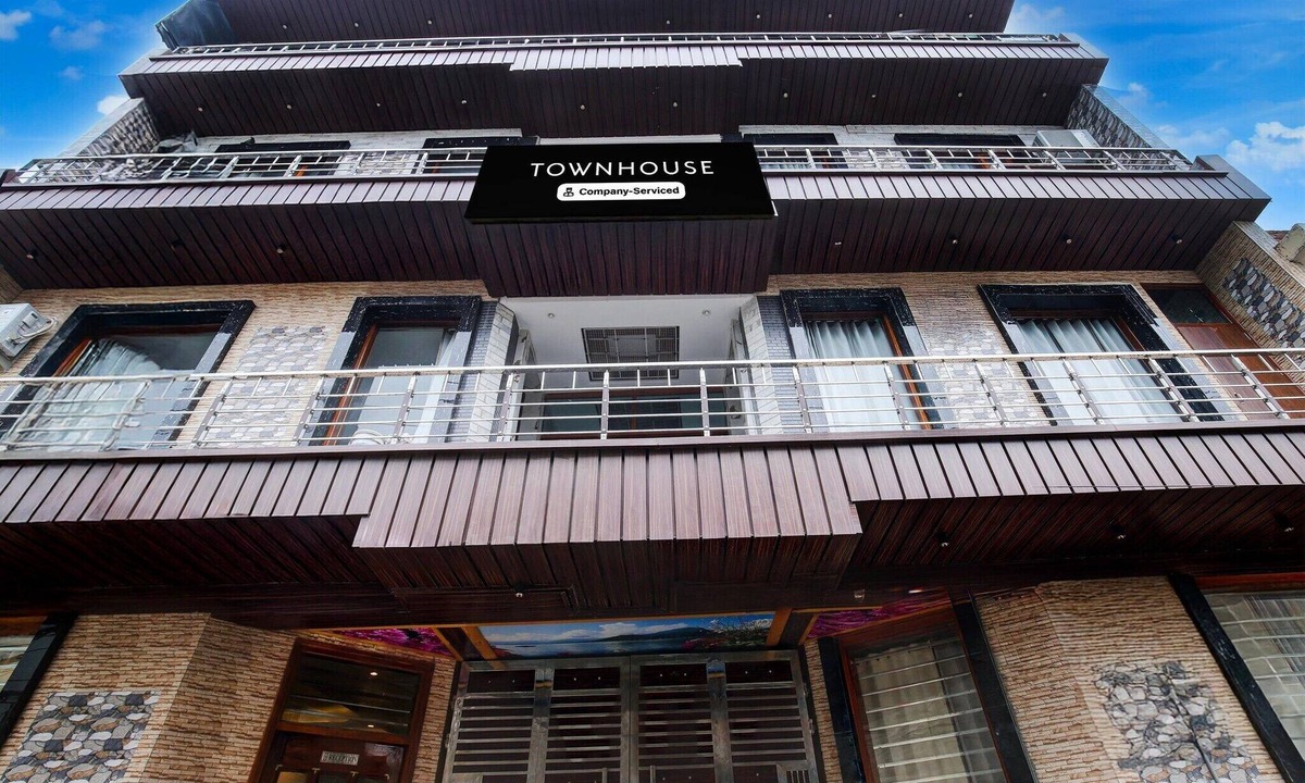 Kishangarh House | Super Townhouse Chandigarh