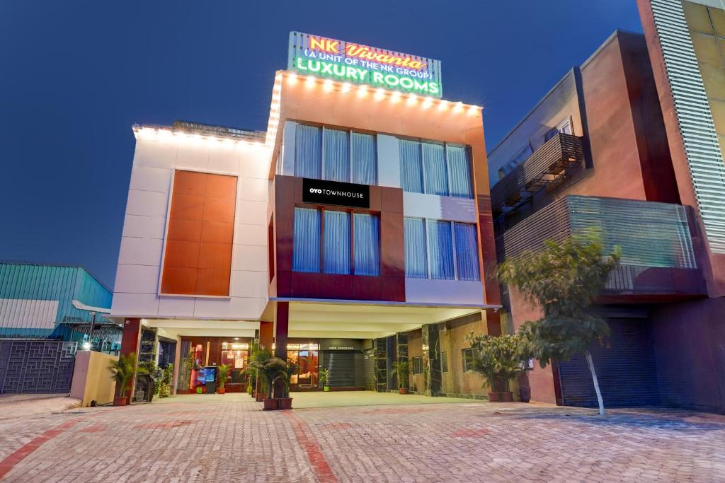 Sriperumbudur Hotel | Super Townhouse NK Vivanta Luxury Rooms