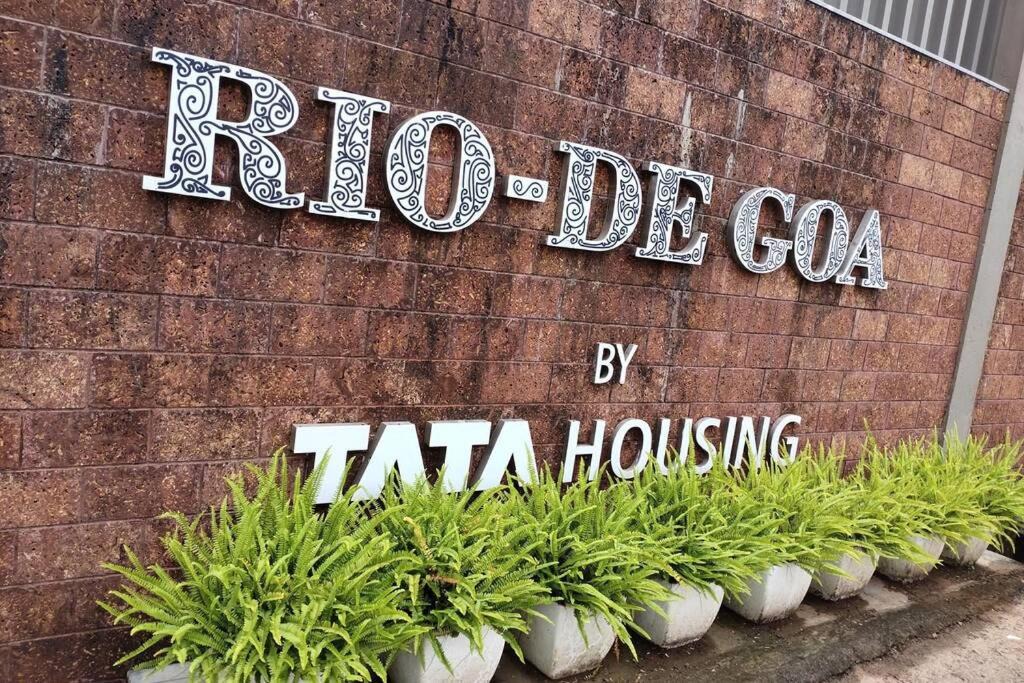 Chicalim Apartment | Tata Housing -Garden & pool view-6KM from Airport