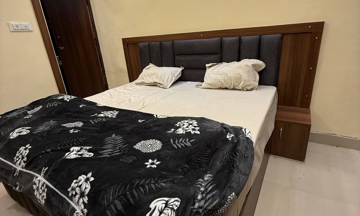 Taj Ganj Hotel | TB Homestay- 1min to Taj Mahal