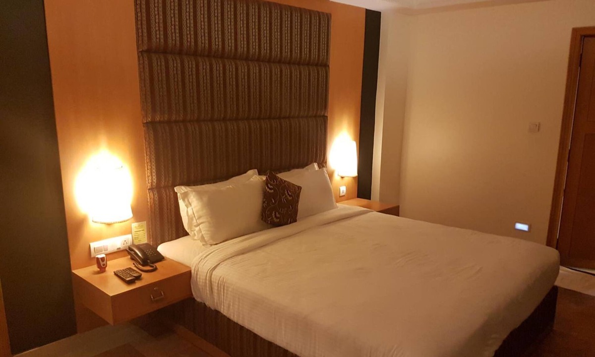 Maradu Hotel | The Classik Fort