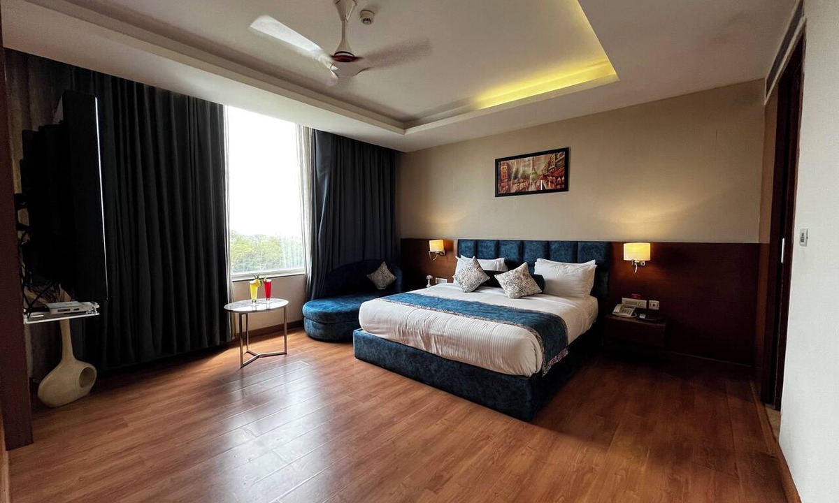 Meerut Hotel | The Conway