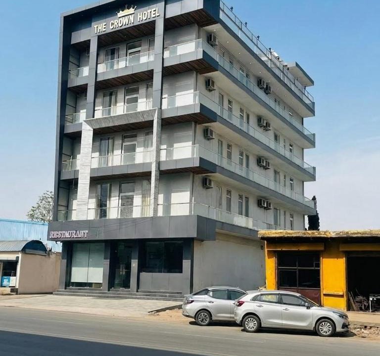 Gurugram Hotel | THE CROWN HOTEL & restaurants