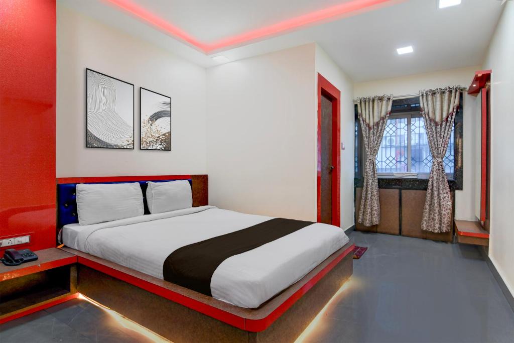 Lake Town Hotel | The Crown Inn Lake Town Kolkata