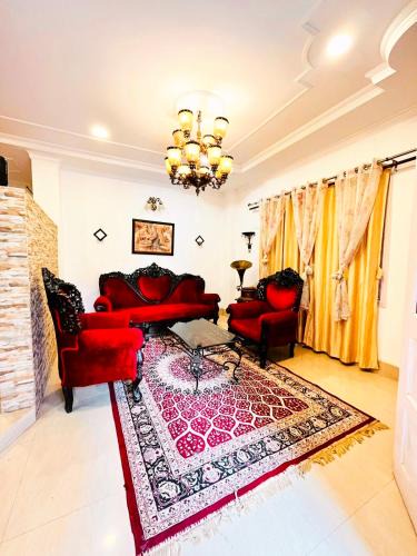 Sualkuchi Apartment | The Divine Abode Homestay
