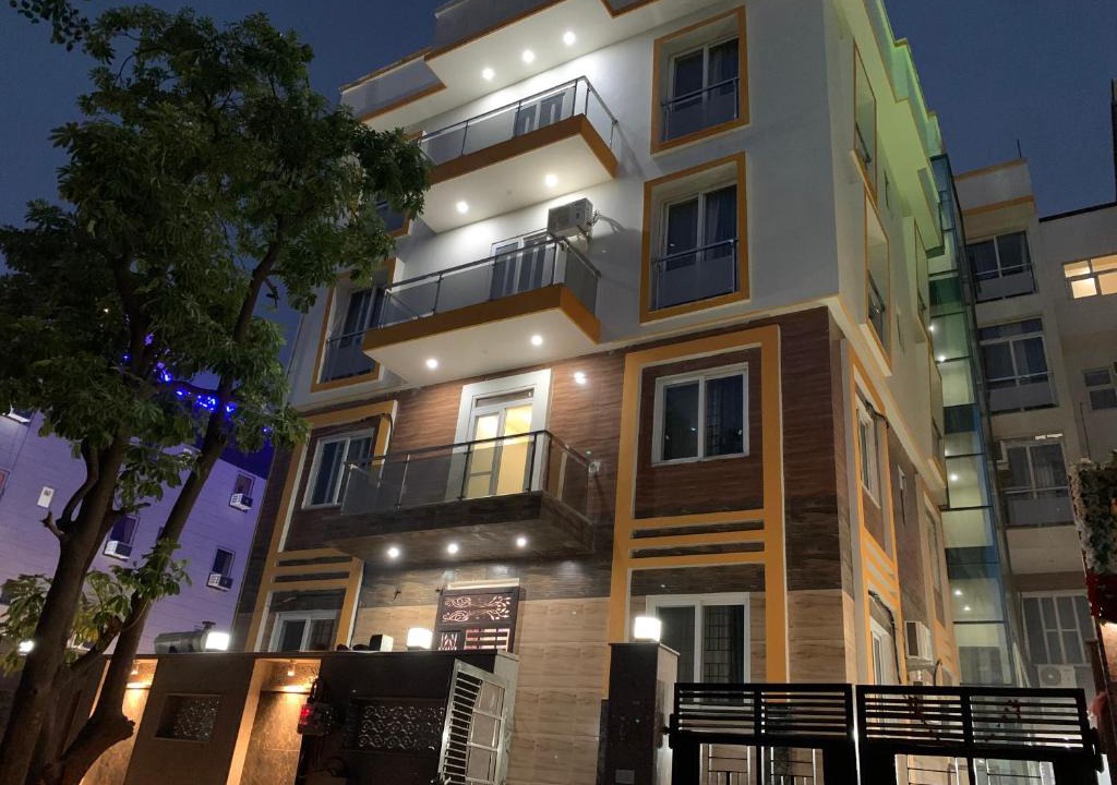 Greater Noida Hotel | The Divine Residency