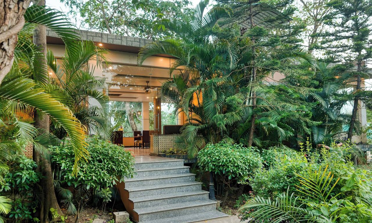 Ramnagar Hotel | The Forest Roar