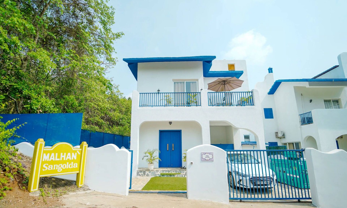 Penha de Franรงa Villa | The Greek Villa 3BR Private Pool By homeyhuts