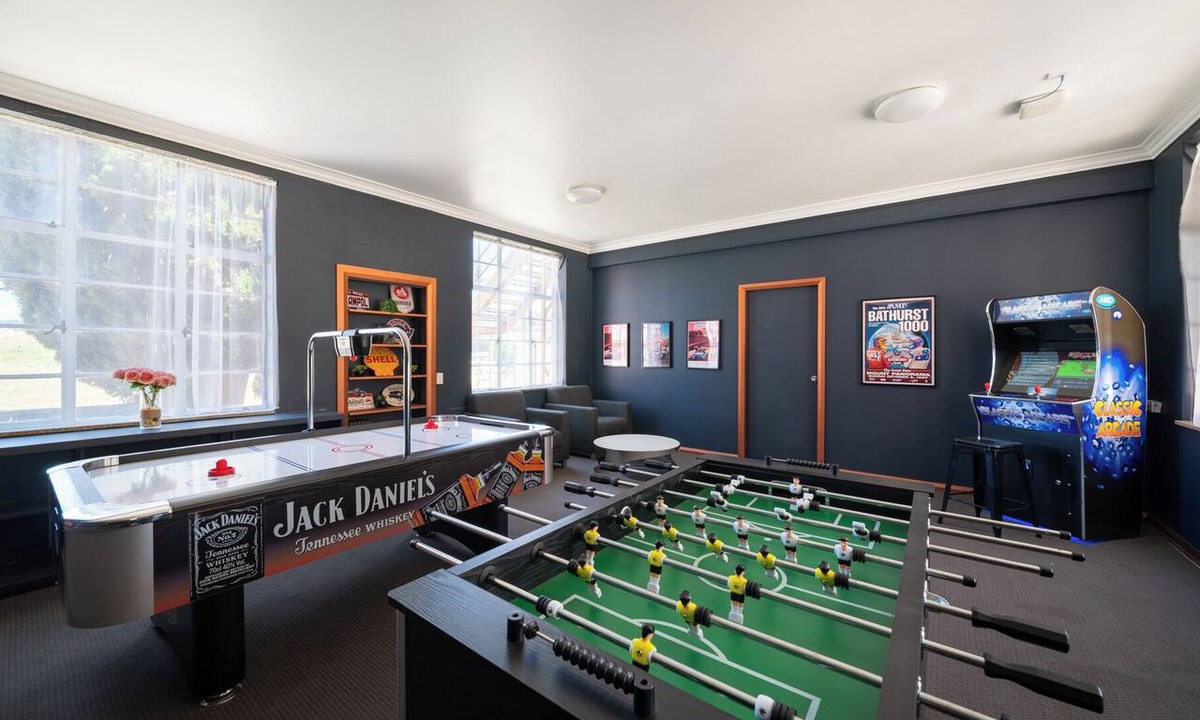 South Bathurst Hotel | The Hallows Accommodation
