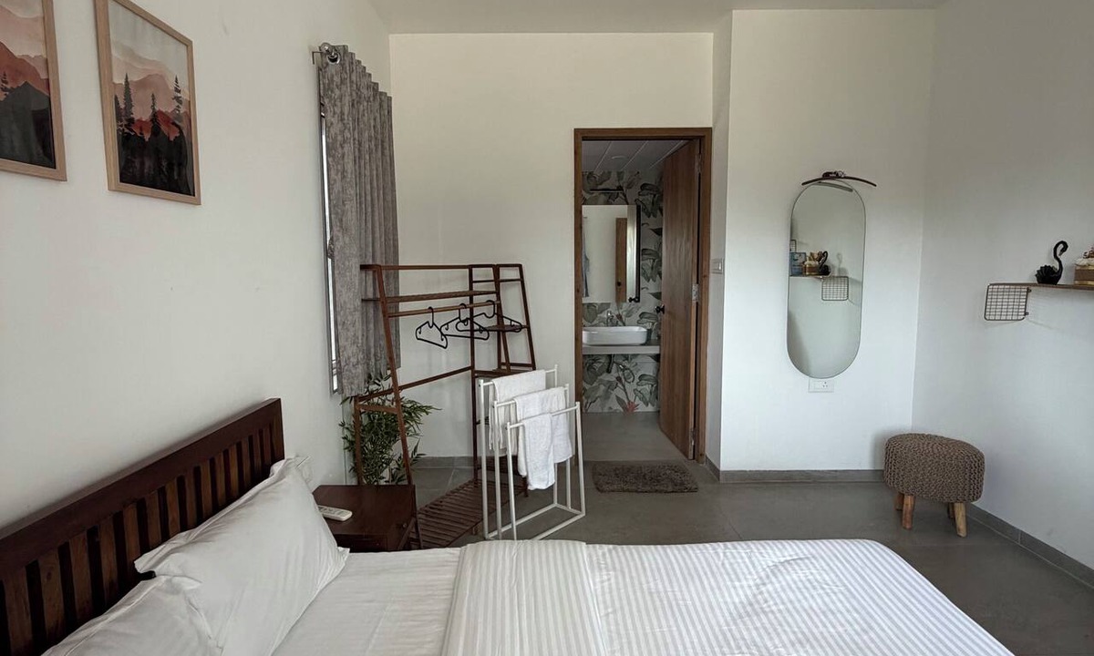 Arsiwalla Villa House | The Hide out Villa with Pool, Jacuzzi & Home Theatre, with families & friends.