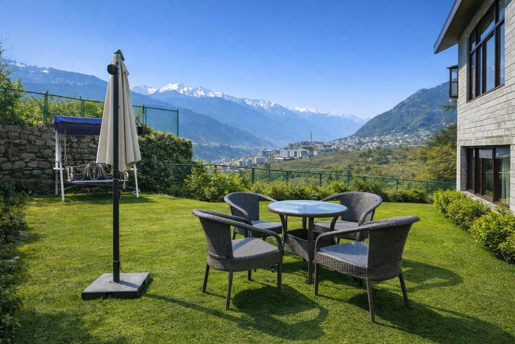 Simsa Village Hotel | The Himalayan Nomad Manali - 2 bedrooms mountain view independent villas with personal lawn