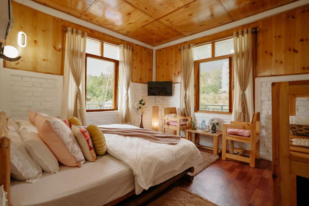 Gunehr Hotel | The Hood Bir Billing