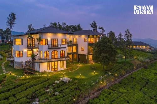 Wellington Villa | The Hydrangeas VIEDA, StayVista - 5BHK Villa with Bathtub & BBQ