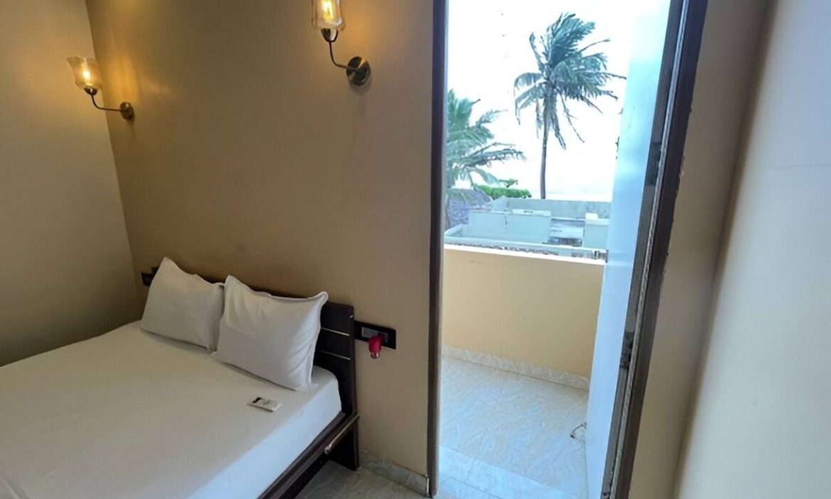 Vadanemelli Hotel | The K Inn Wavefront