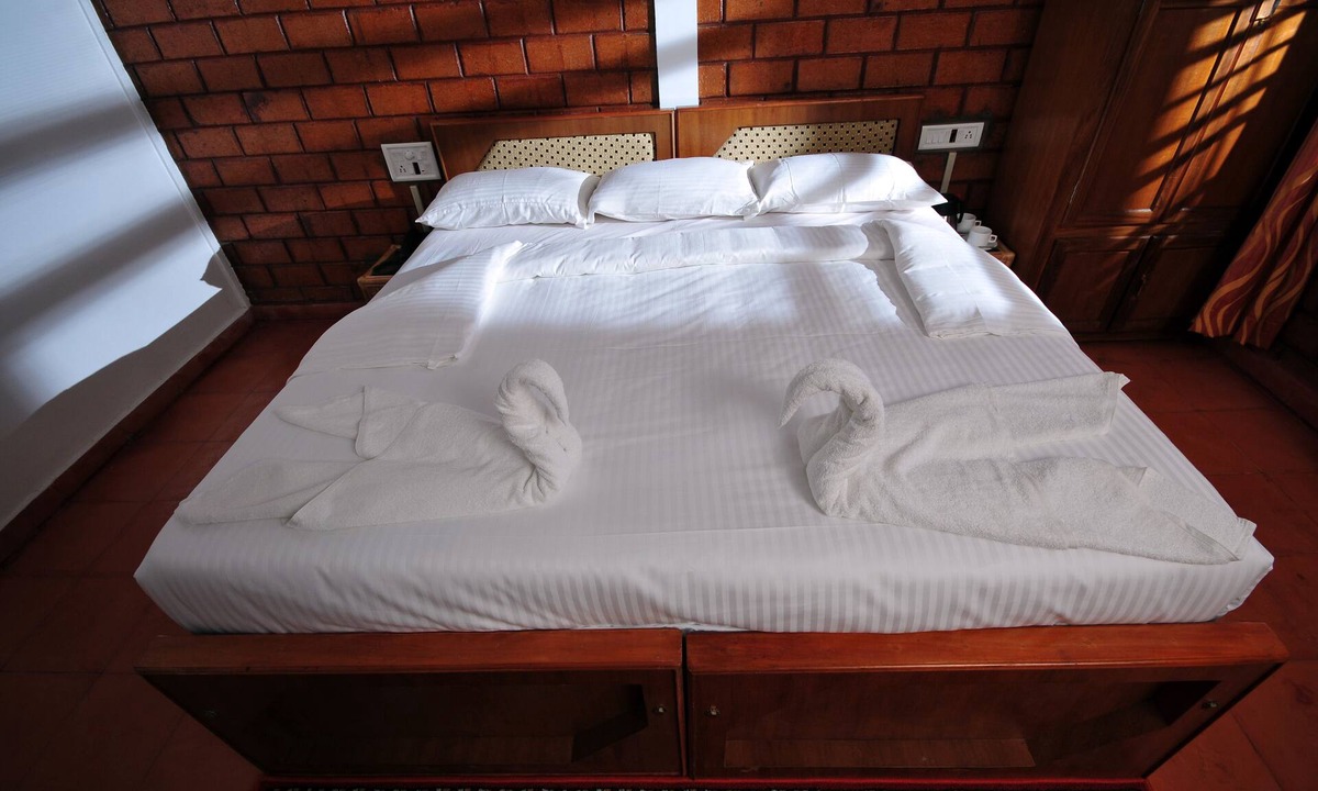Nedumudy Resort | The Lake Resort by Maat Hotels