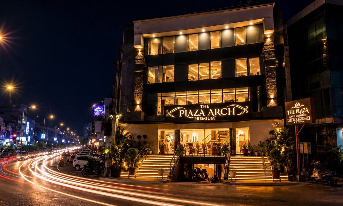 South West Resort | The Plaza Arch Premium - Del IGI Airport