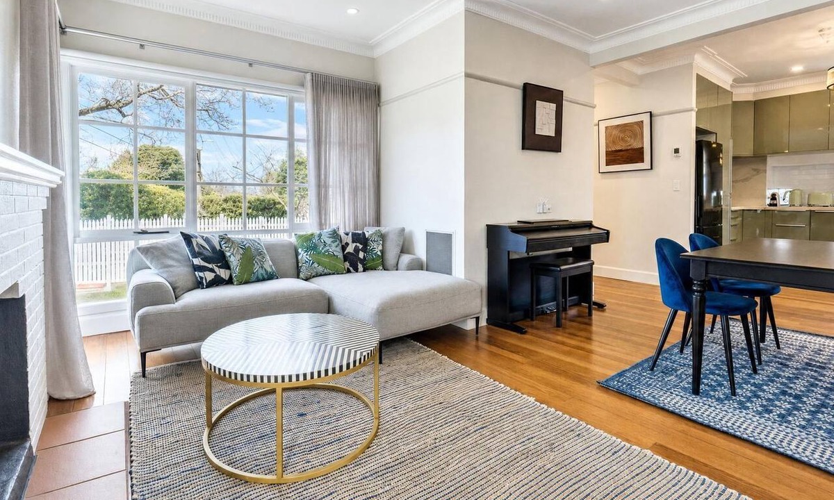 Ringwood House | The Ringwood Rambler Yard Family Retreat