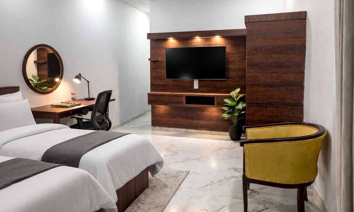 Nawada Hotel | THE ROYAL HEIGHT