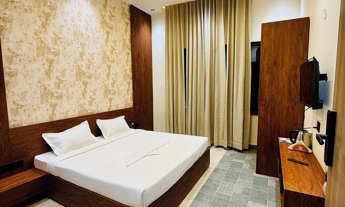 Bulandshahr Hotel | The Royal Resort