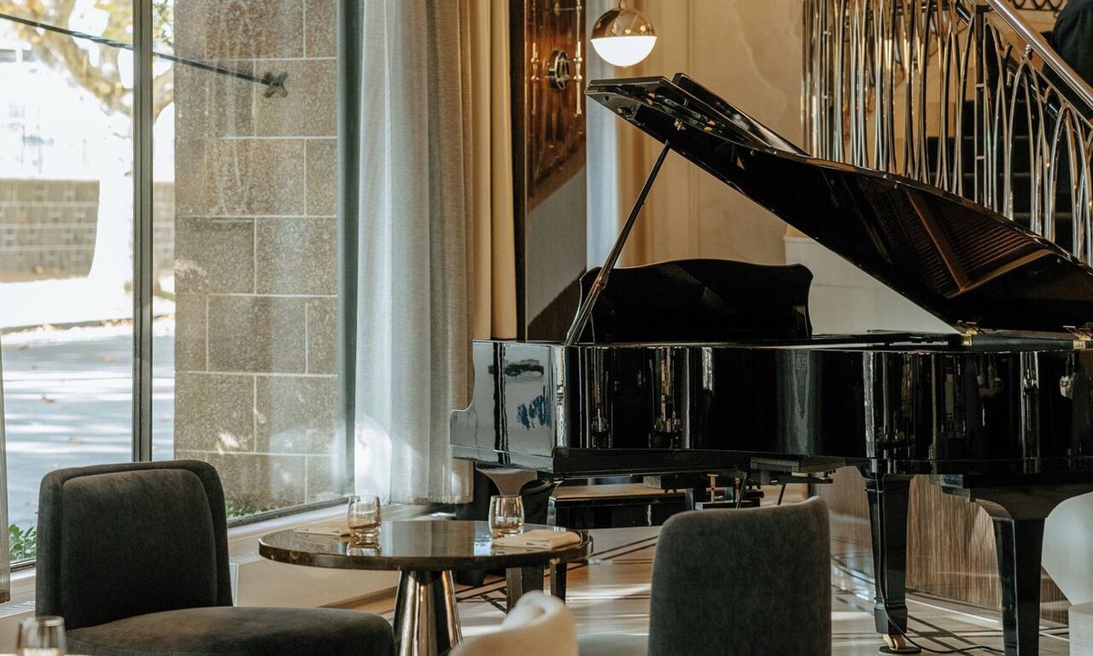 Melbourne Hotel | The Royce