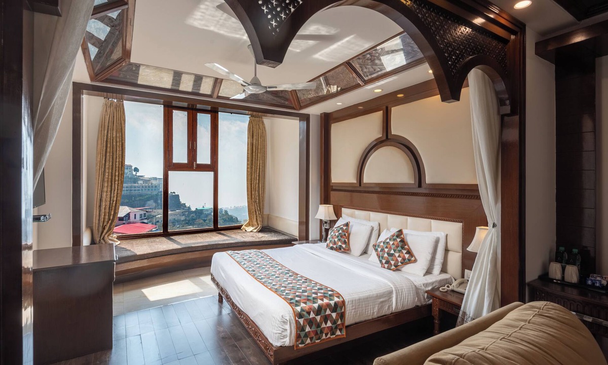 The Mall Road Resort | The Solitaire Resort by Lawrence Hotels