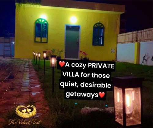 Gurugram Villa | The Velvet Nest - Gurgaon - Luxurious Single Bedroom Private Villa with Garden