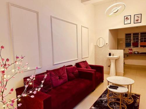 Sualkuchi Apartment | The velvets by staymoksha