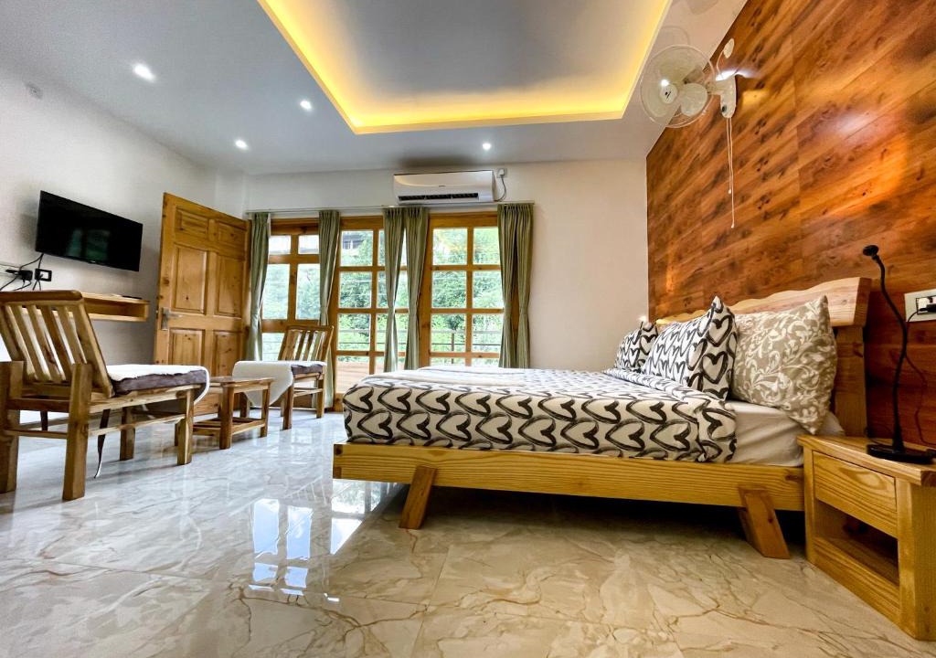 Mandi Hotel | The Wild Yak