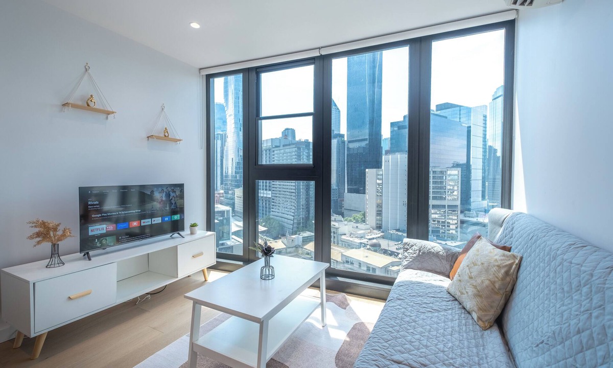 Docklands Apartment | This apartment is a 2 bedroom(s), 2 bathrooms, located in Docklands, VIC.