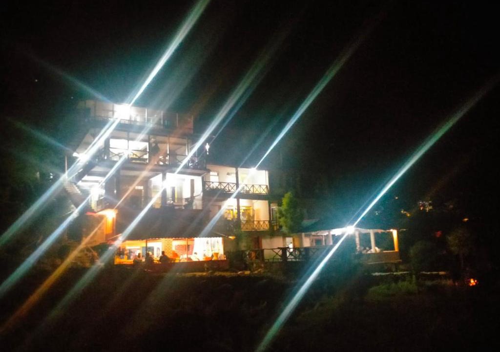 Banjar Hotel | Tirthan Valley Cottages with River View by Sneha Resort Near Great Himalayan National Park