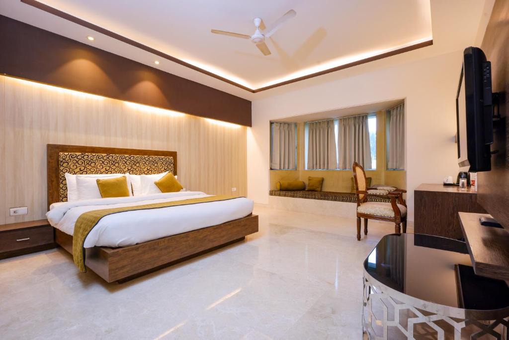 Bhiwadi Hotel | Tivoli Heritage Palace, Rewari