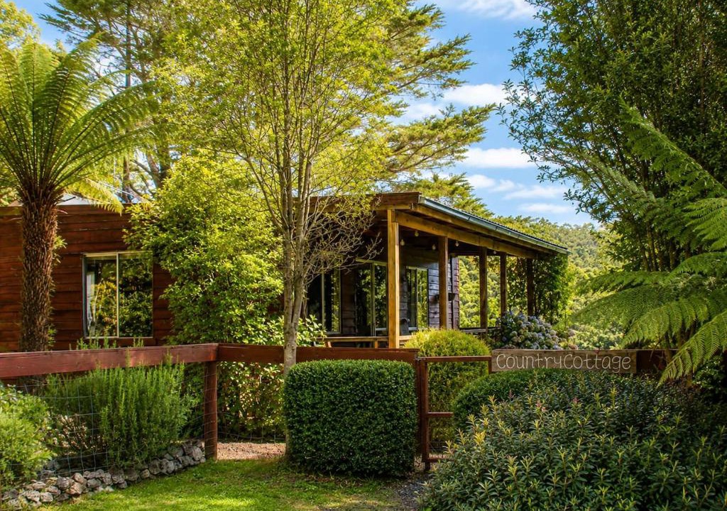Barramunga House | Top Of The Otways - Country Cottage