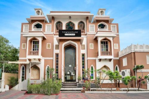 Jaipur Hotel | Townhouse Mansarovar Near Metro Station Formerly Dev Villas
