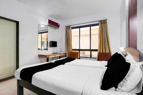 Pajifond Hotel | Townhouse Oak Margao Market