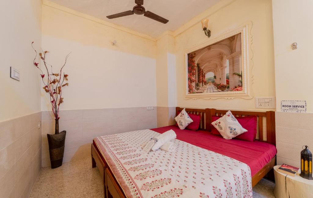 Mansagar Lake Hostel | Travellers Village Resort -City Centre Near Jal Mahal Jaipur