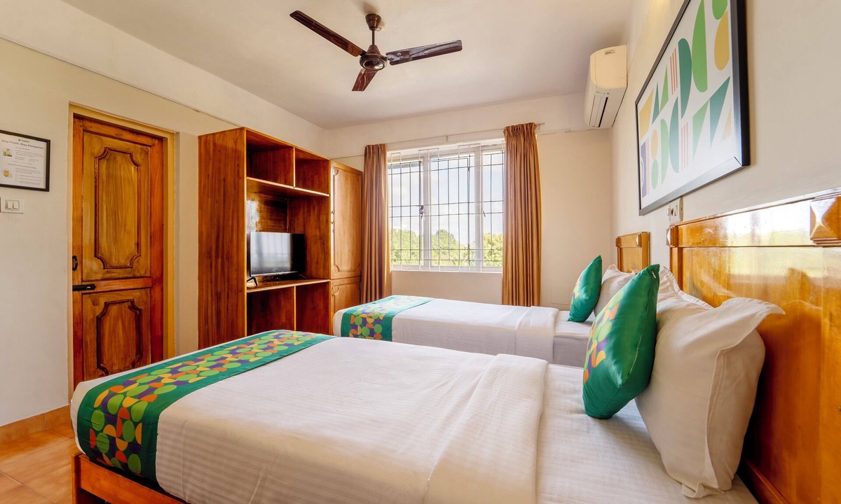 Kazhakuttam Hotel | Treebo Classic Highway Side