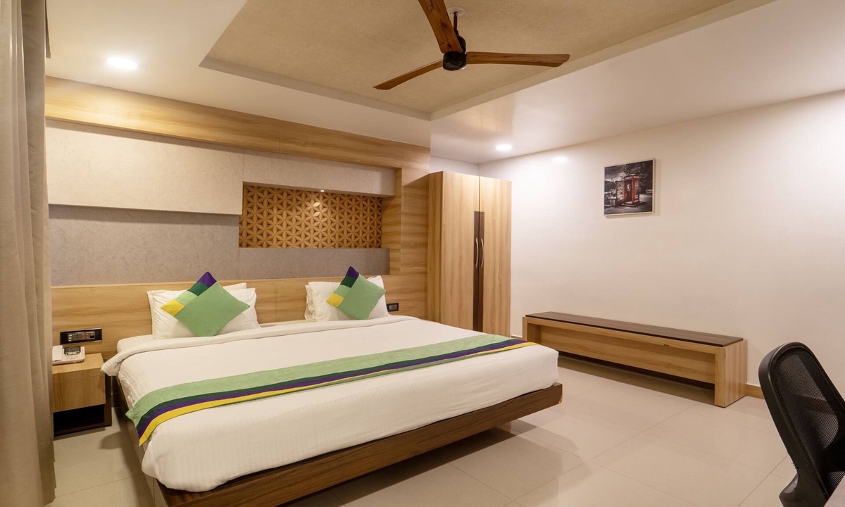 Chennai Hotel | Treebo Golden Swan Pammal