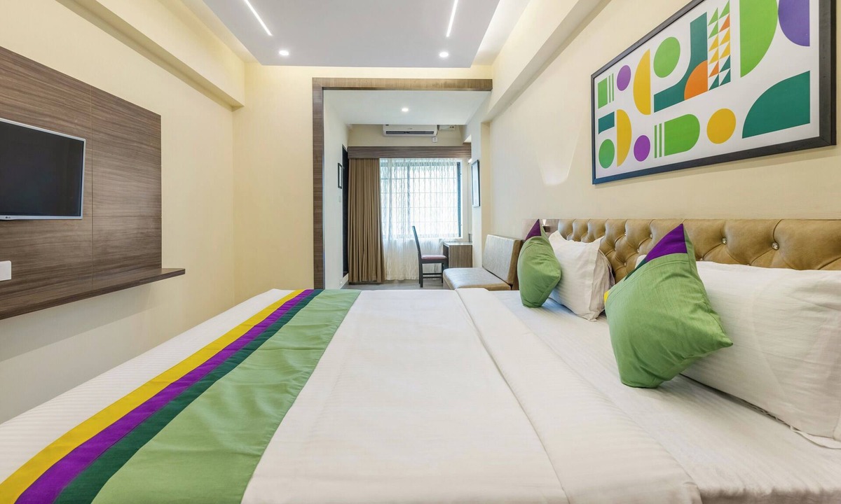 Mangalore Hotel | Treebo Sky City Grand