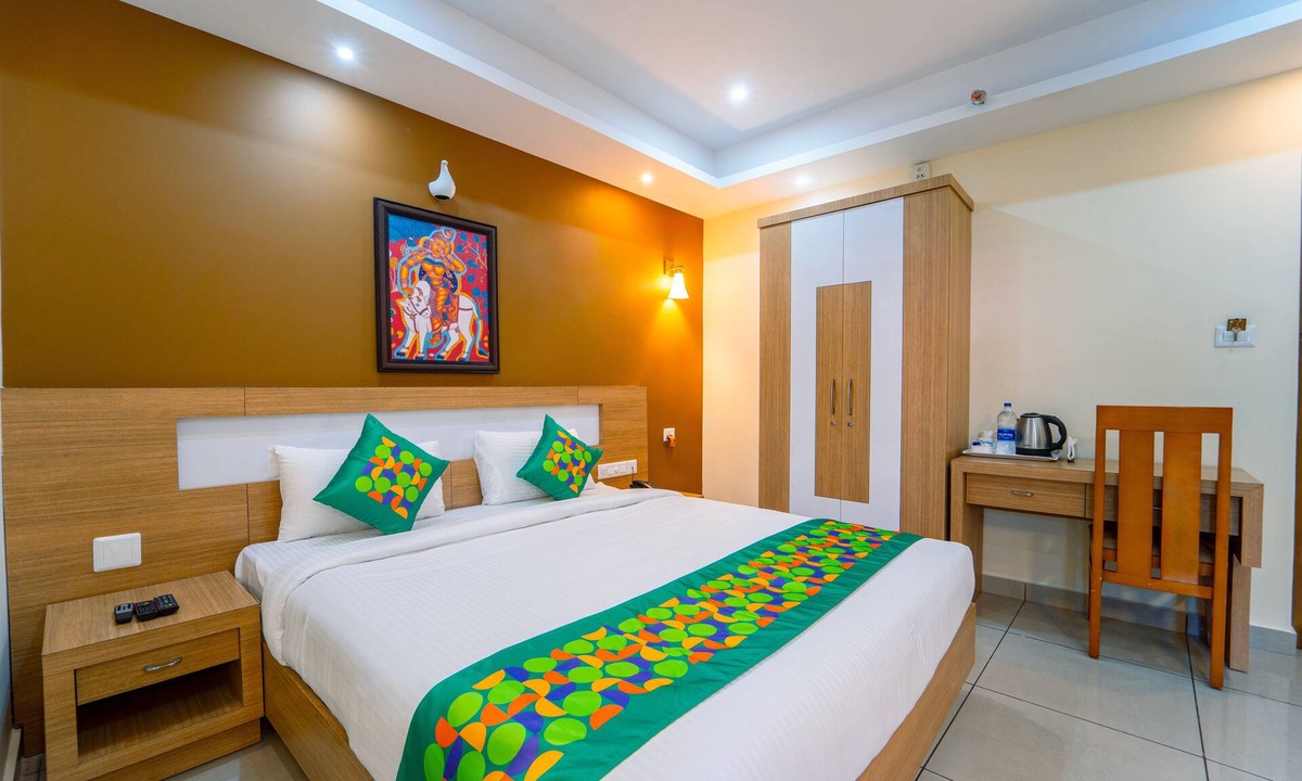 Guruvayur Hotel | Treebo Sree Varshavilas Regency, 500 Mtrs From Guruvayoor Temple
