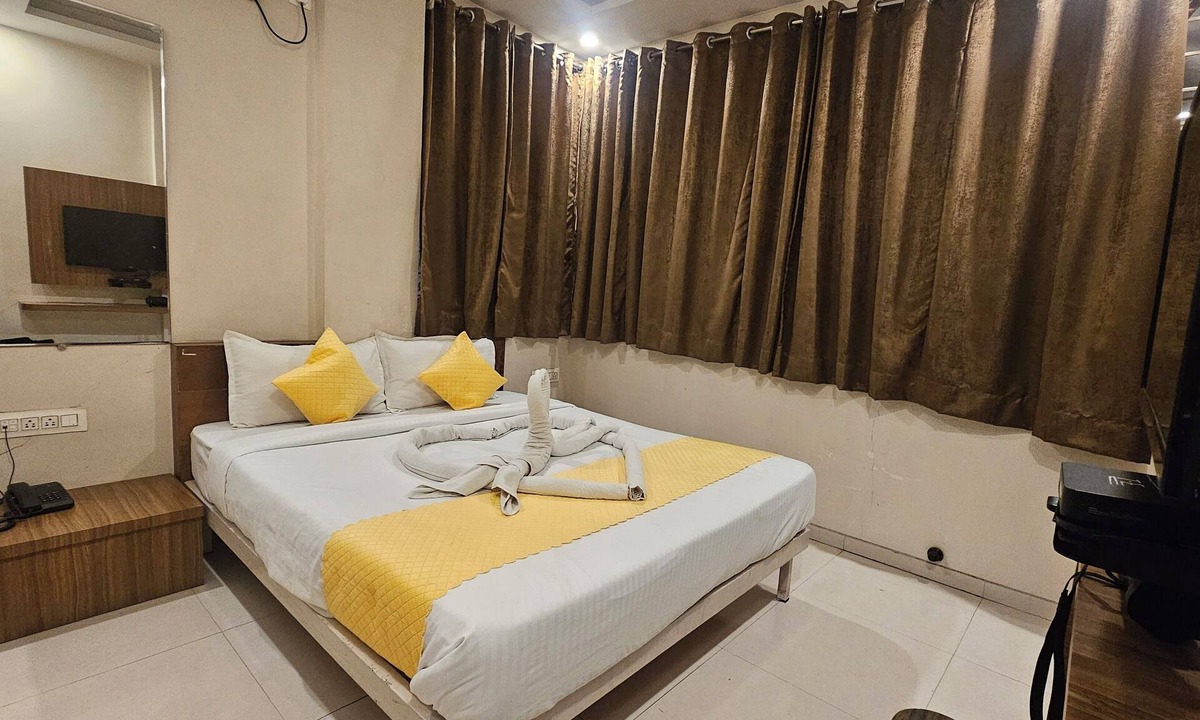 Khadki Hotel | Trimurti Executive