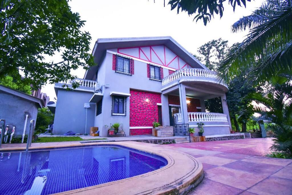 Tungarli Villa | Unique Villa - Spacious and Plus-size 4 Bedroom Villa with Pool