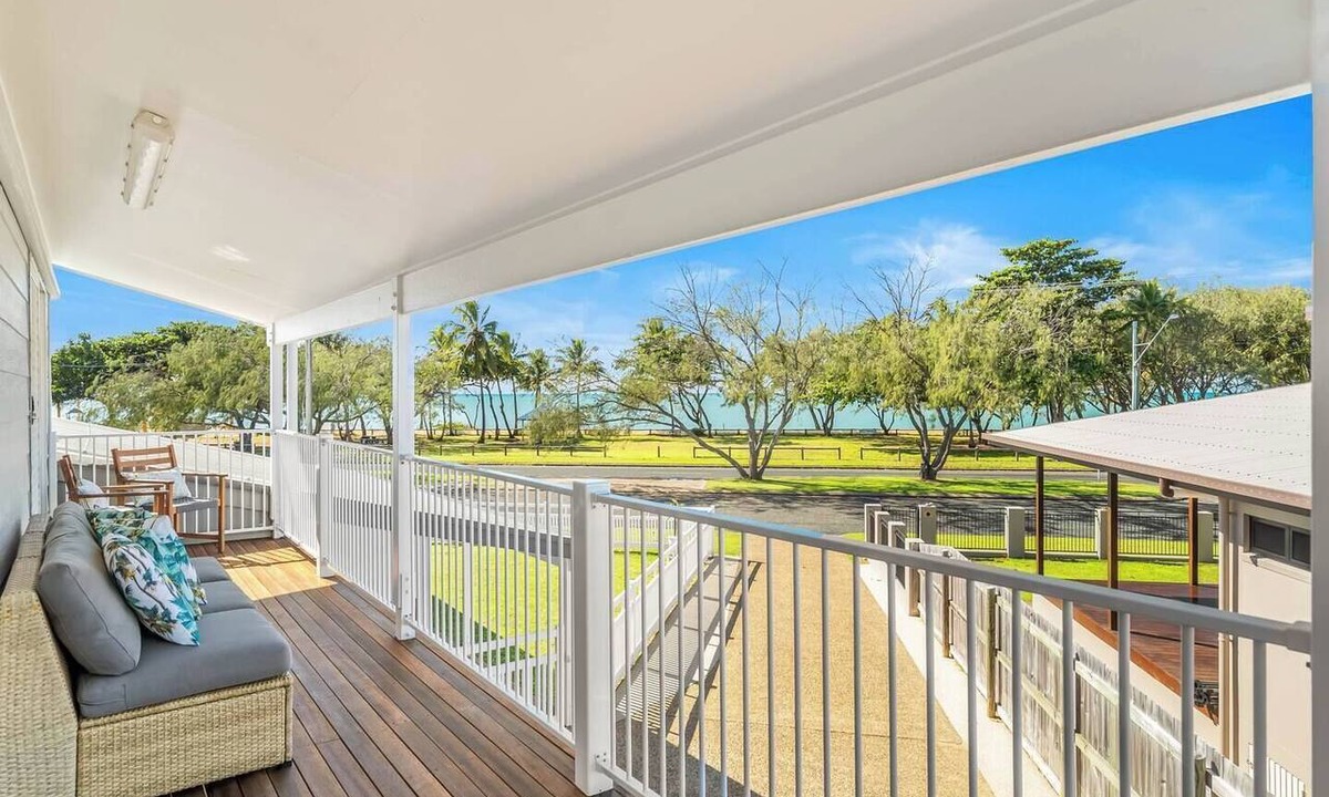 Slade Point House | Unit 2 (Barry) Beachside Mackay
