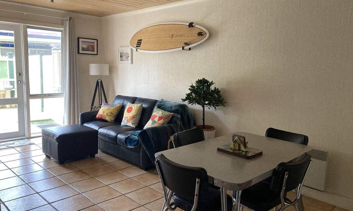 Lorne Apartment | Unit 2 Cora- Lynn 22-28 Mountjoy Parade