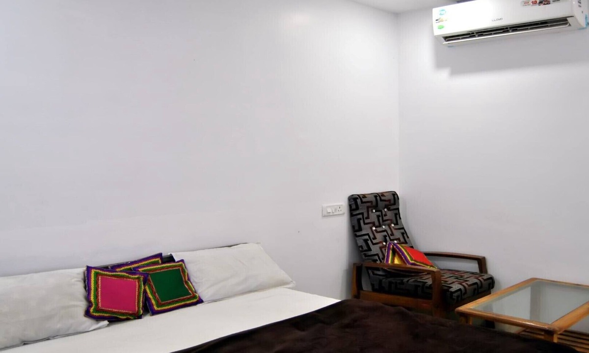 Jabalpur House | Unit 7 Beautiful and clean rooms to stay