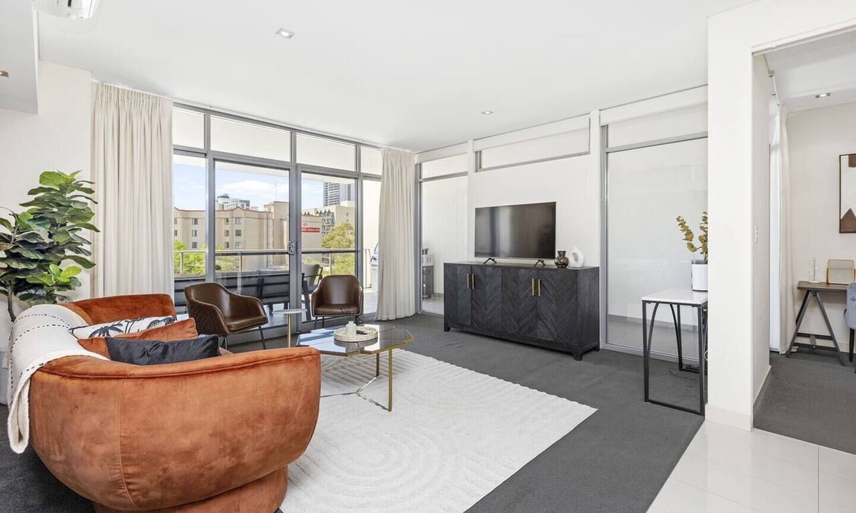 East Perth Apartment | Urban Elegance | Chic 3BR Family Retreat in Perth