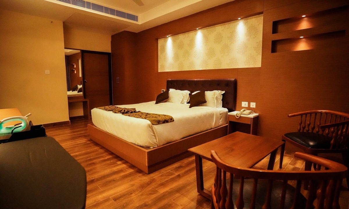 Kattankulathur Hotel | V FIVE HOTEL