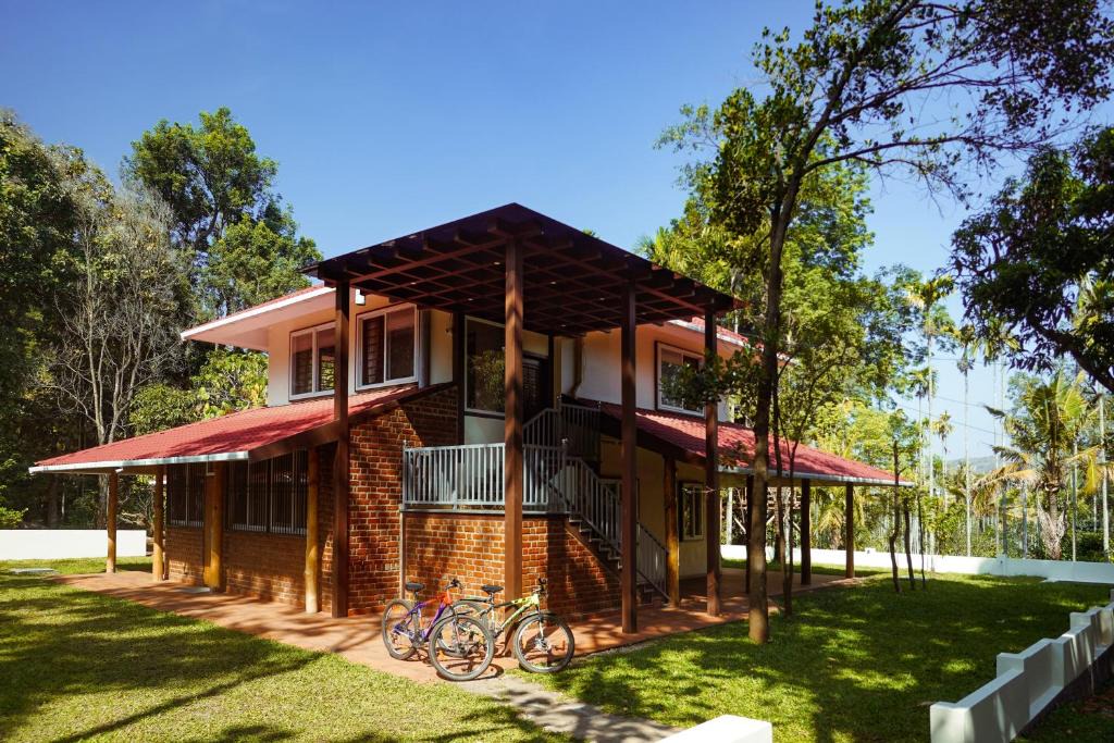 Maraiyur Bed & Breakfast | VanaJyotsna Forest Home