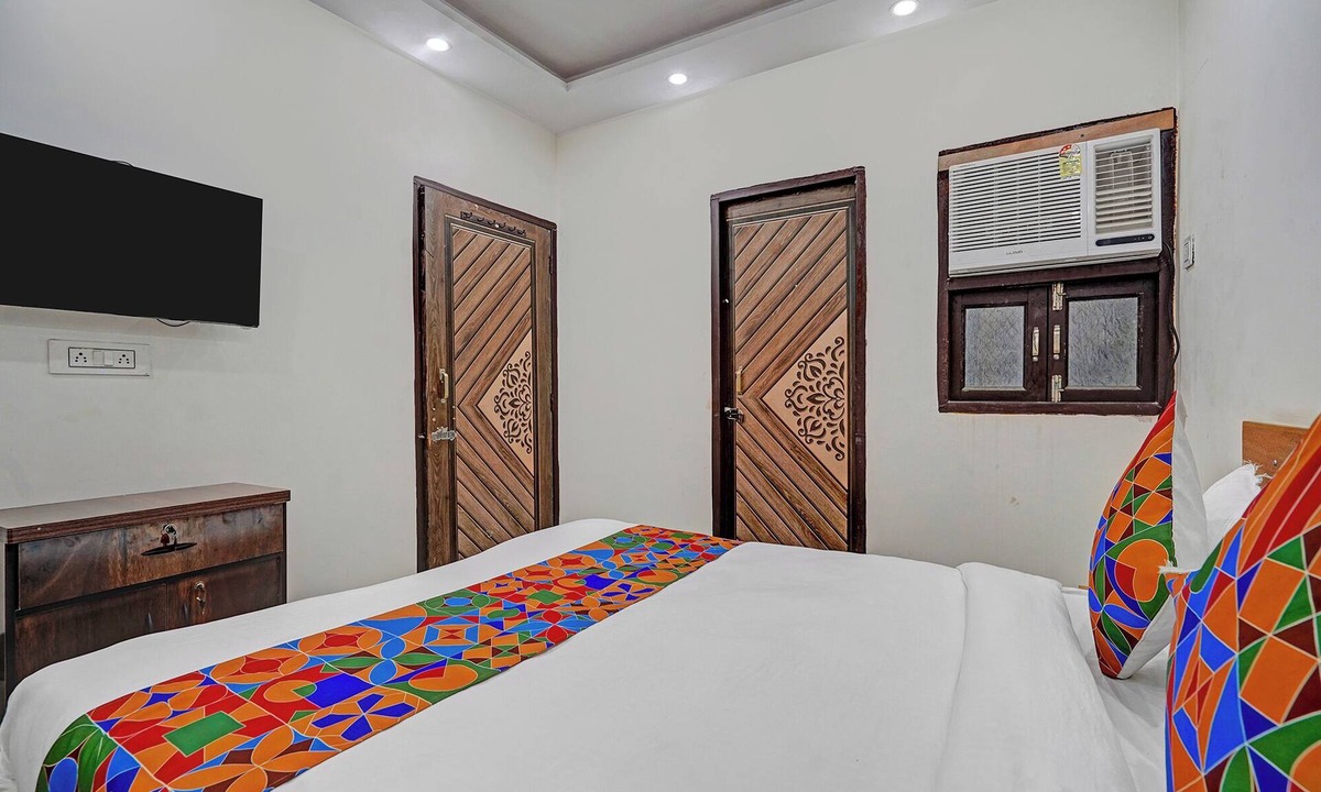 New Delhi Hotel | Via Shahdara Residency