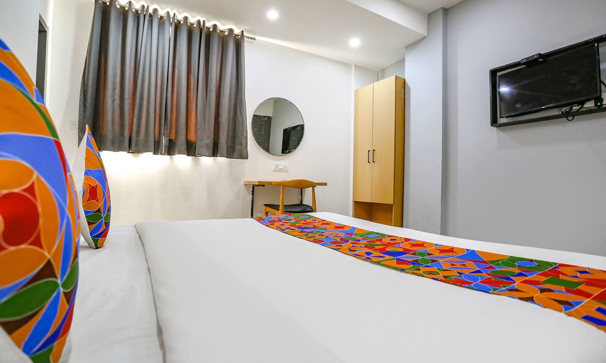 Pashim Vihar Hotel | Via Vat