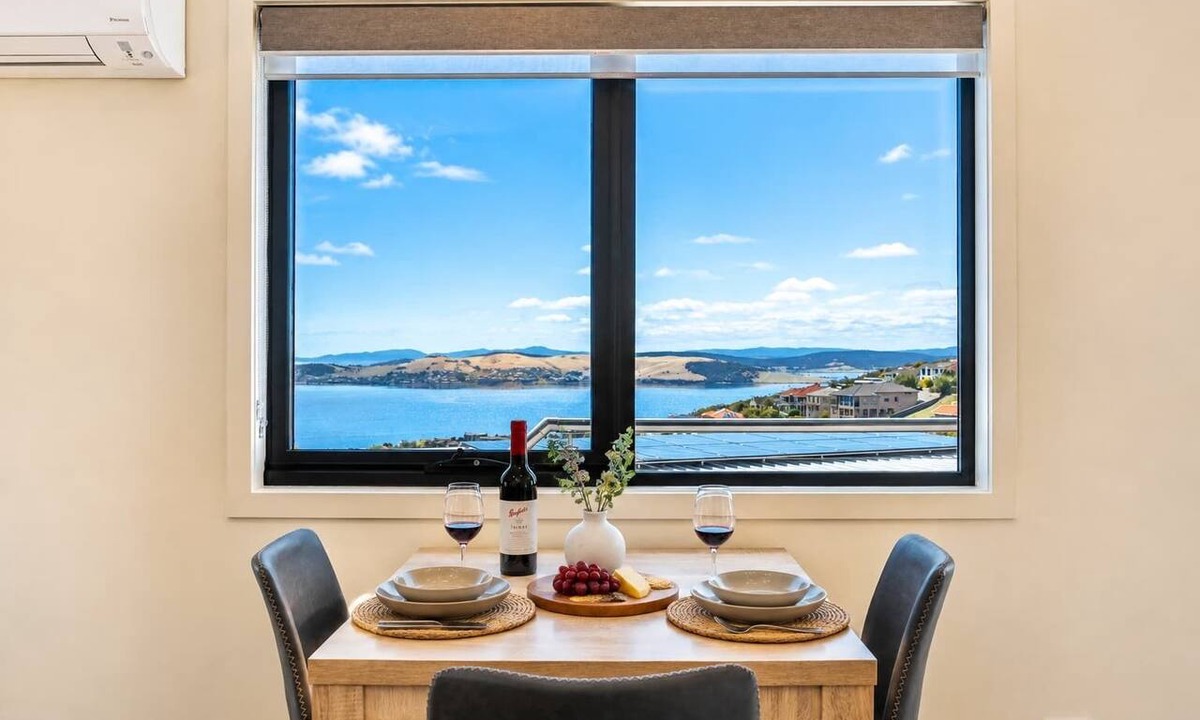 Sandy Bay Apartment | View Studio | Derwent River Views | Sandy Bay